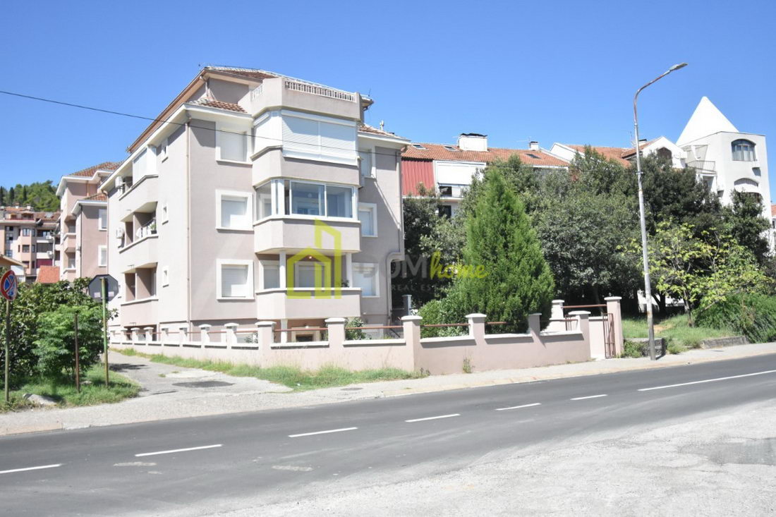 Trosoban stan 80m2, Momišići